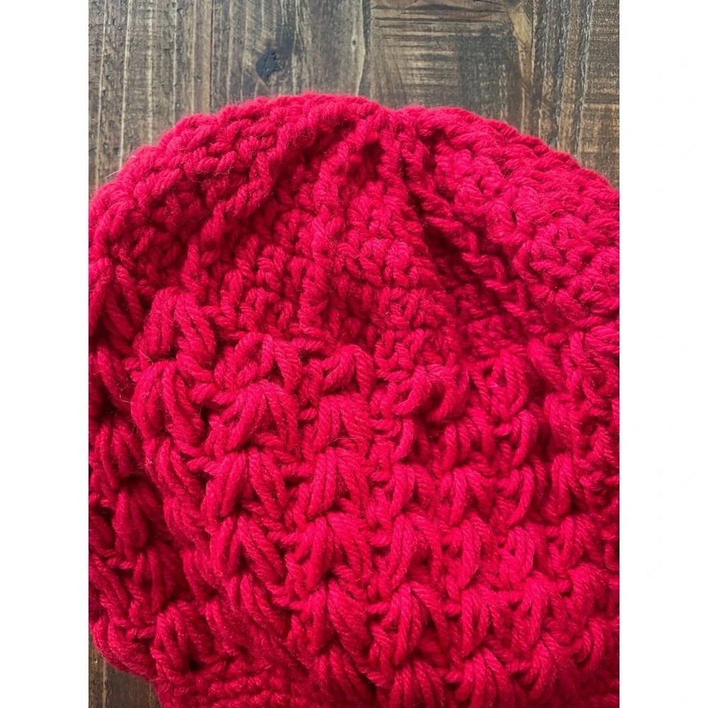 crochet red beanie‎